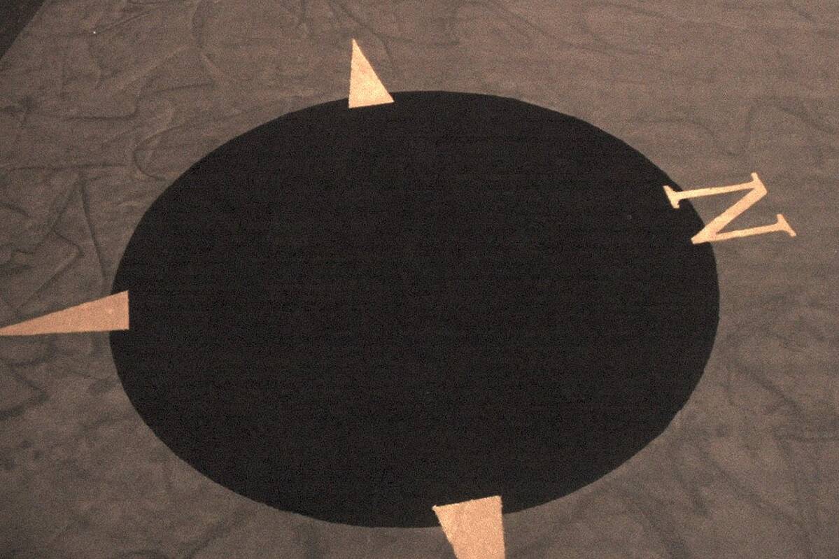 Trade show carpet rental carpet shot compass